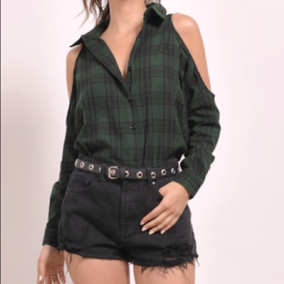 CHIC PLAID COLD SHOULDER TOP in red/black/blue - Picture 3 of 7